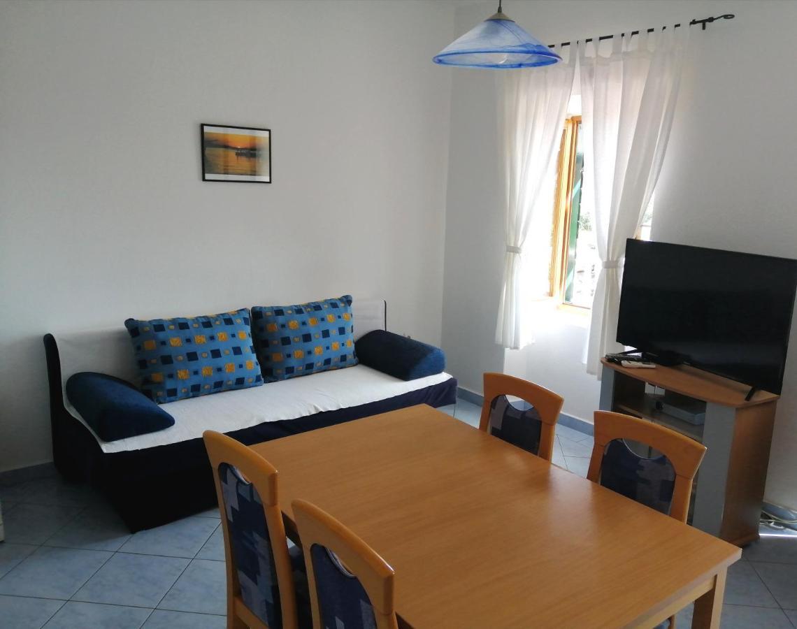 Apartments Dalmatian Stone House Turanj Exterior photo