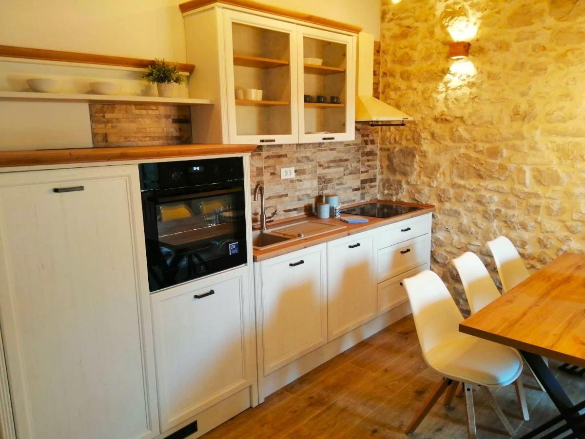 Apartments Dalmatian Stone House Turanj Exterior photo