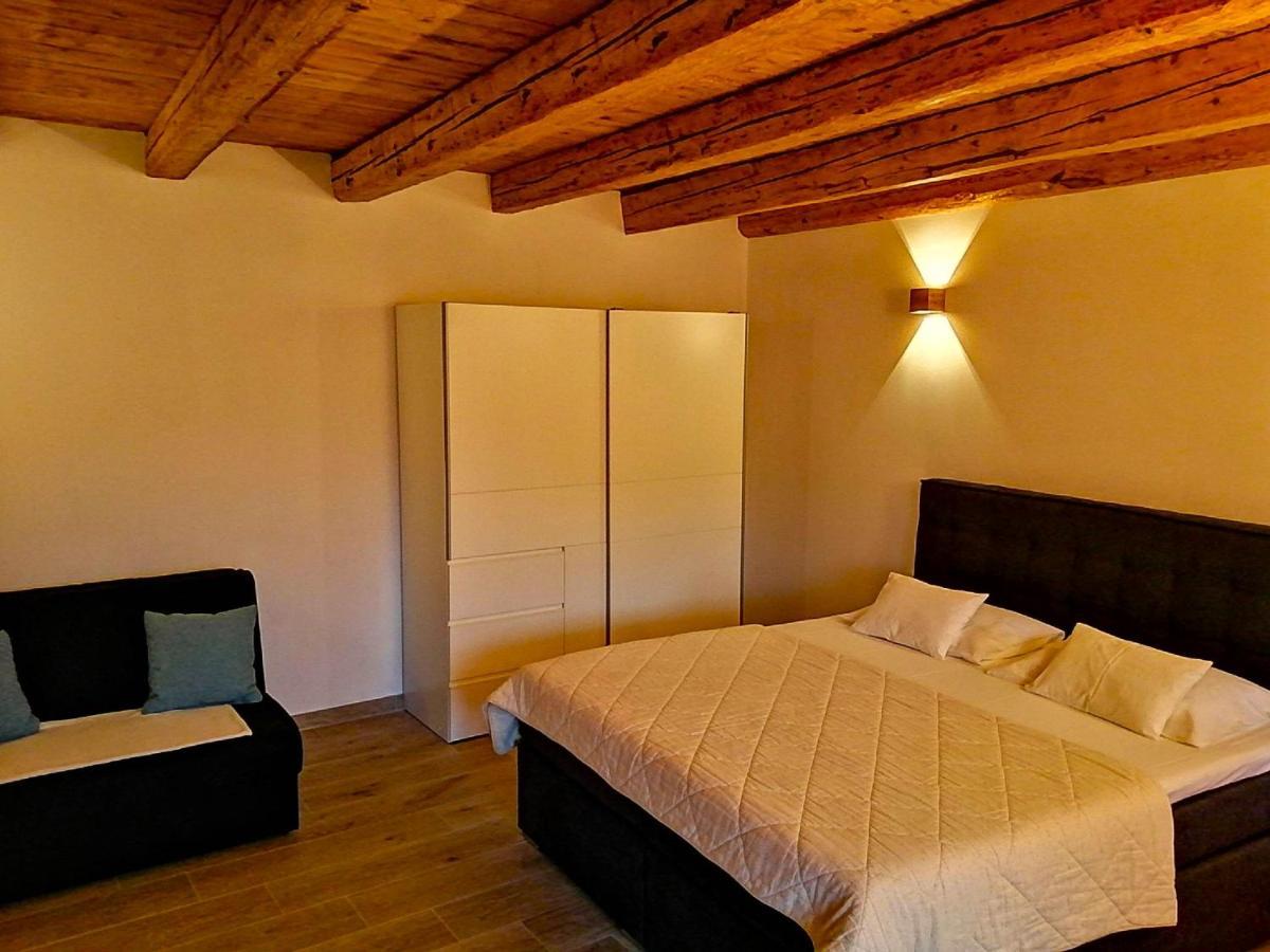 Apartments Dalmatian Stone House Turanj Exterior photo