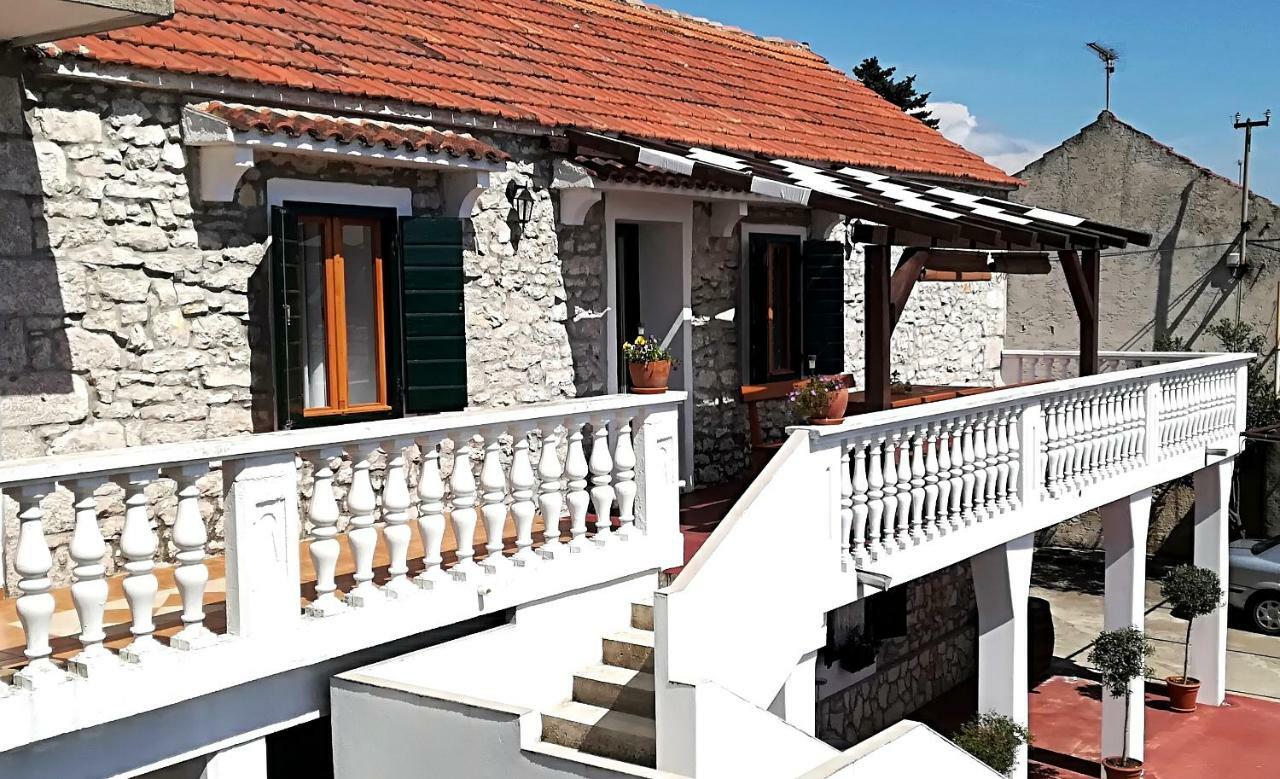 Apartments Dalmatian Stone House Turanj Exterior photo